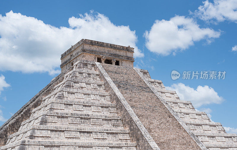 最好的奇琴伊察金字塔(又名Kukulkan或El Castillo)金字塔废墟-景观全景